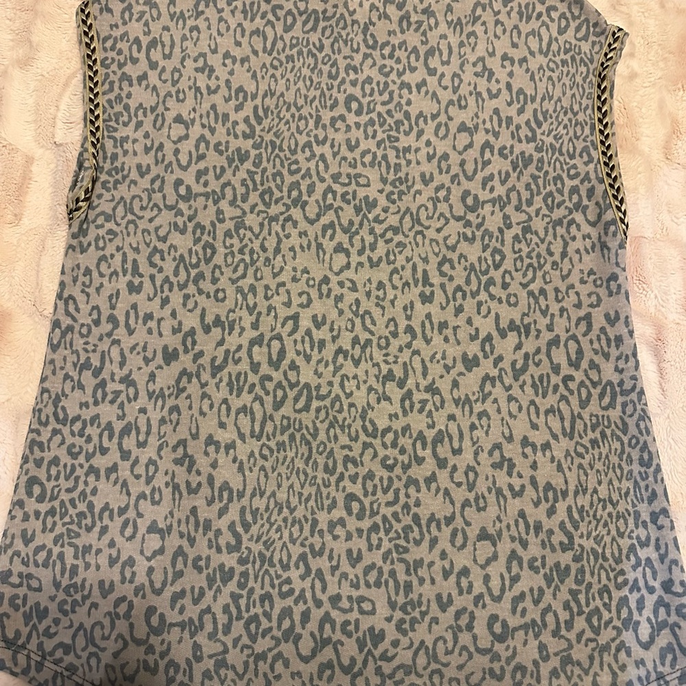 Leopard shirt - Picture 2 of 3